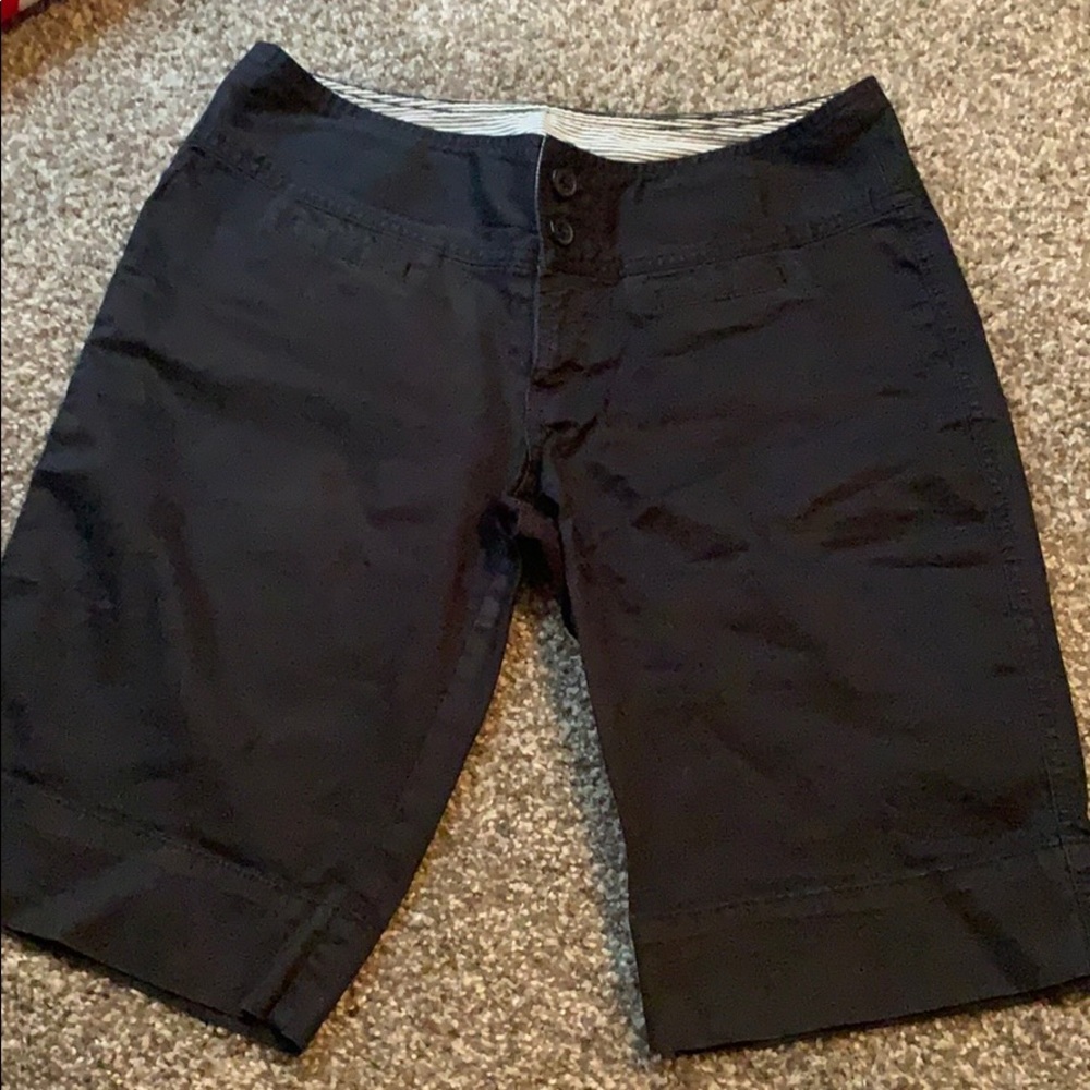 Black Madison knee shorts! Perfect for early fall